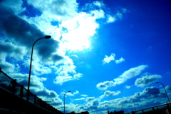 青い空、輝く雲