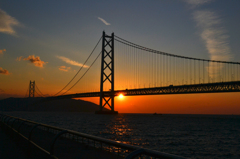 橋と夕日