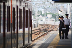 笑顔で見送る