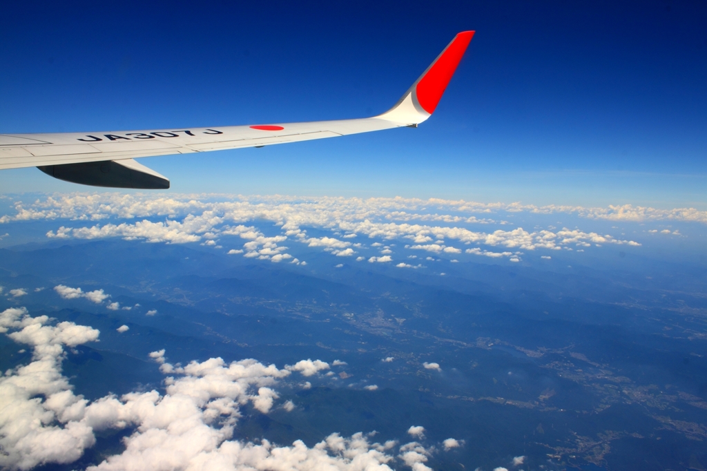 飛行機の窓から
