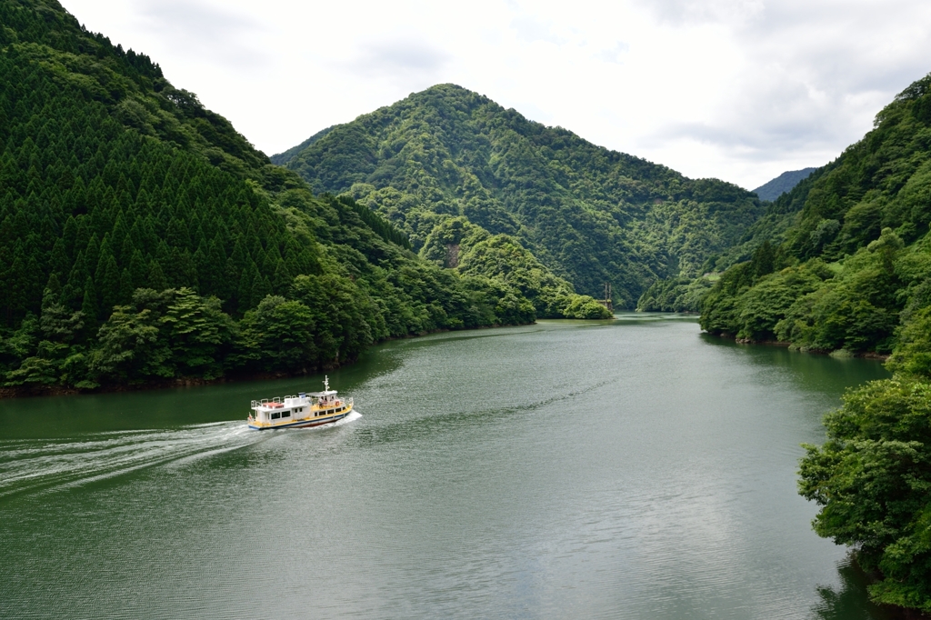 深緑の庄川峡Ⅰ