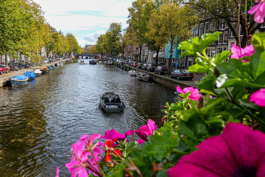 花のある運河風景♪その2＠アムステルダム