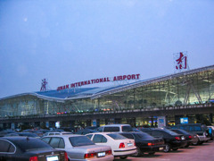2005年中国の旅３　済南遥墻国際空港新ターミナル到着＠山東省・済南