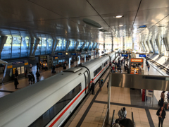 掘出し写真　フランクフルト国際空港駅に到着＠ドイツ・フランクフルト