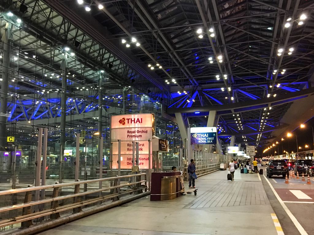 掘出し写真　出発ターミナル到着＠スワンナプーム国際空港