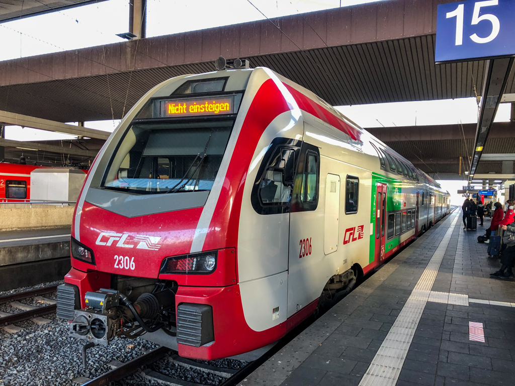 ルクセンブルク発デュッセルドルフ行きIC5107＠デュッセルドルフ中央駅