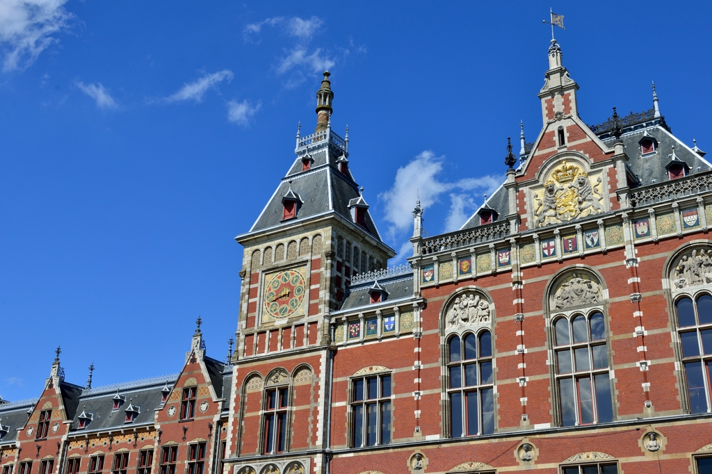 オランダ　アムステルダム中央駅　風向計