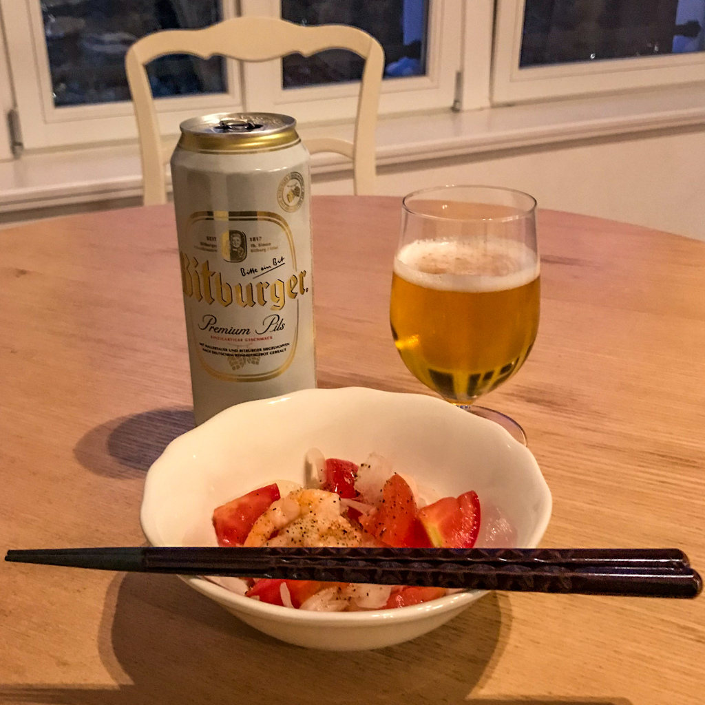 トマト＆玉ねぎ＆エビのマリネ･･･にビール♪