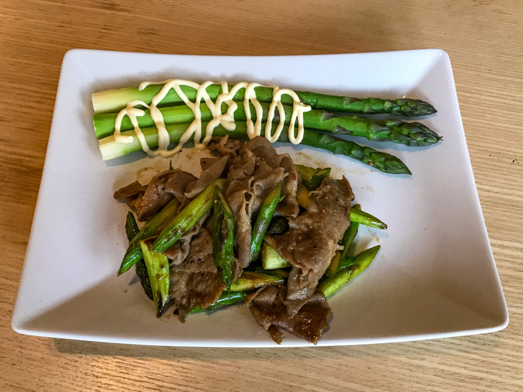 在宅飯 茹でアスパラ＆アスパラと豚肉の炒め