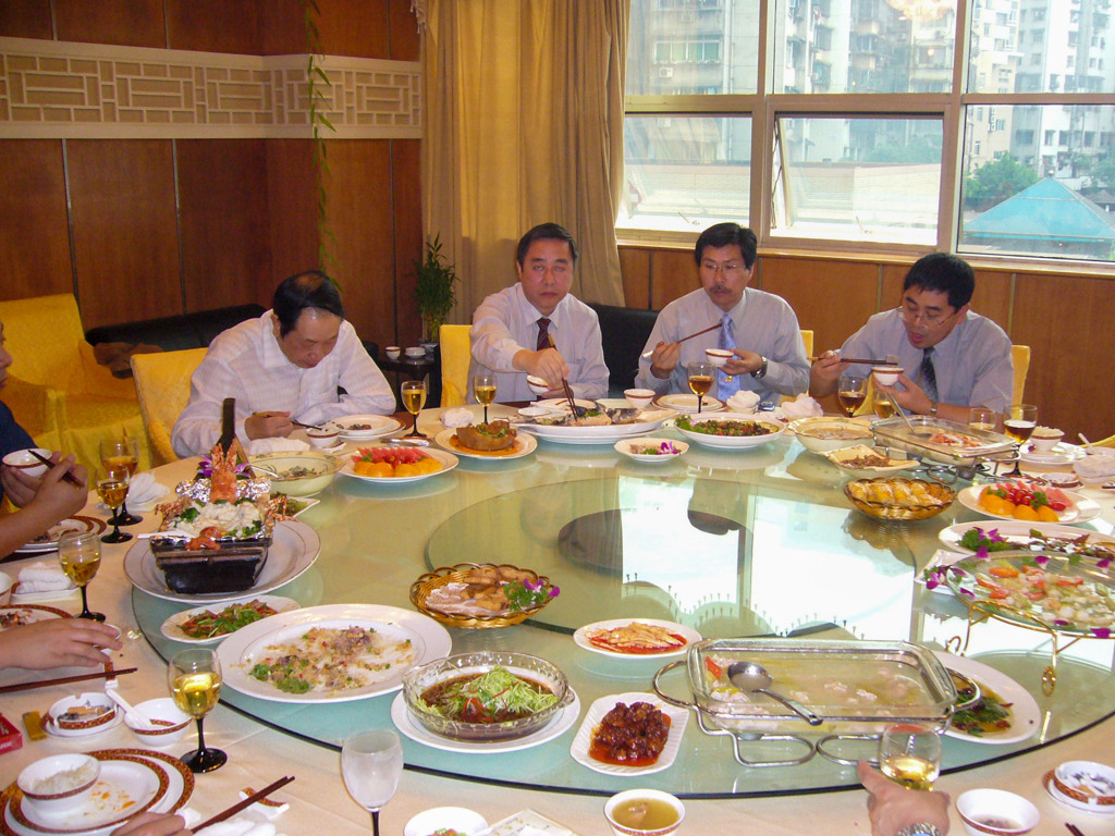 2006年中国の旅１　昼食＠重慶大学