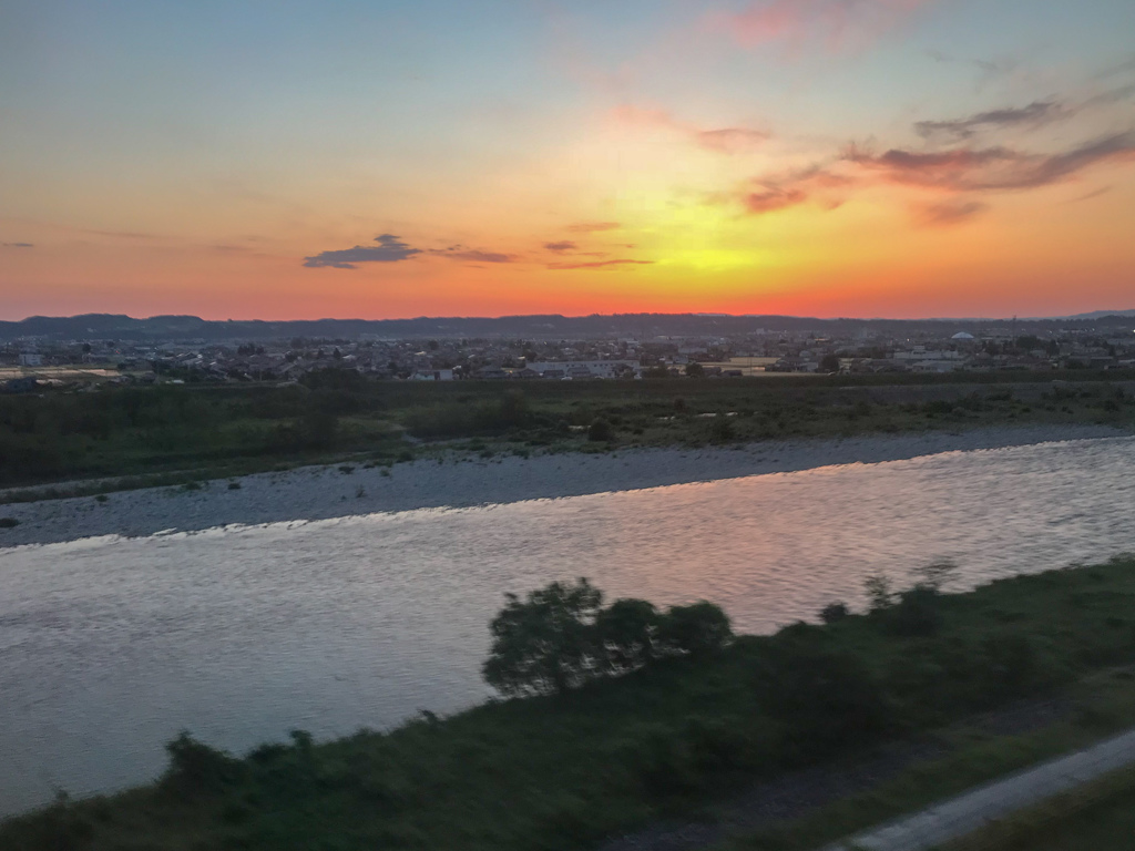 黄昏の河川敷空港に着陸･･･