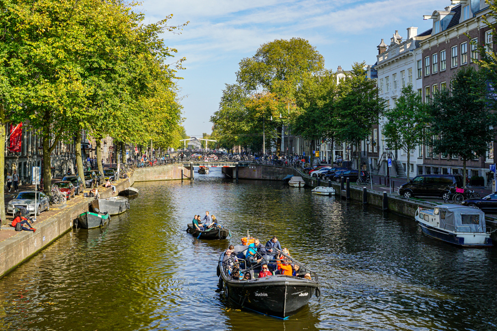 運河と跳ね橋のある風景＠アムステルダム