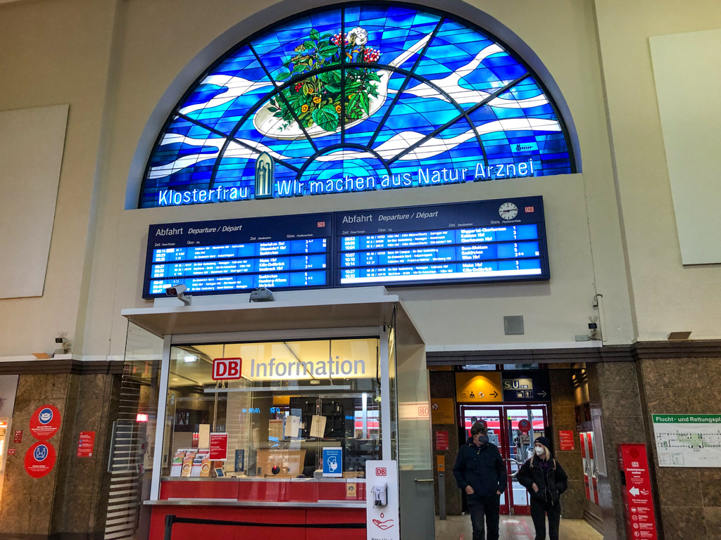 ボン中央駅正面エントランス＠ボン