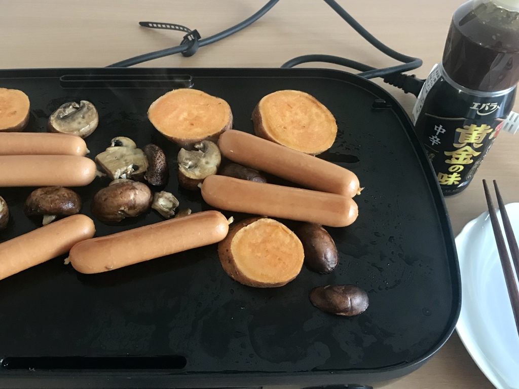気温が下がったので一人鉄板焼き(^_^)