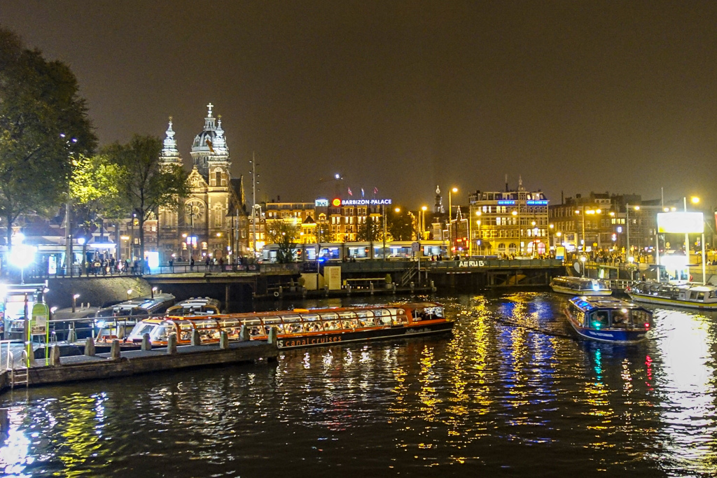アムステルダム中央駅前夜景
