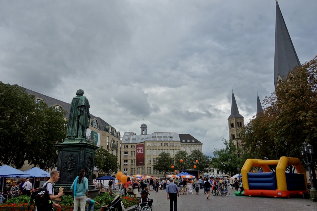 ドイツ＆ベルギーの旅　休日のミュンスター広場