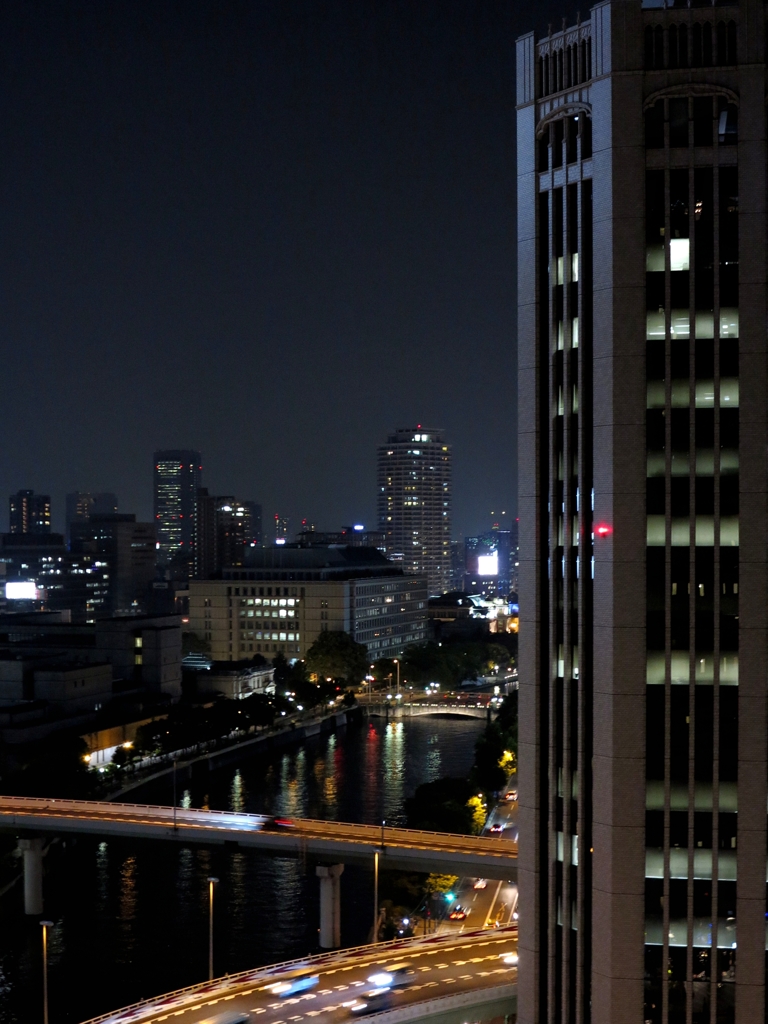 夜になっても暑い！