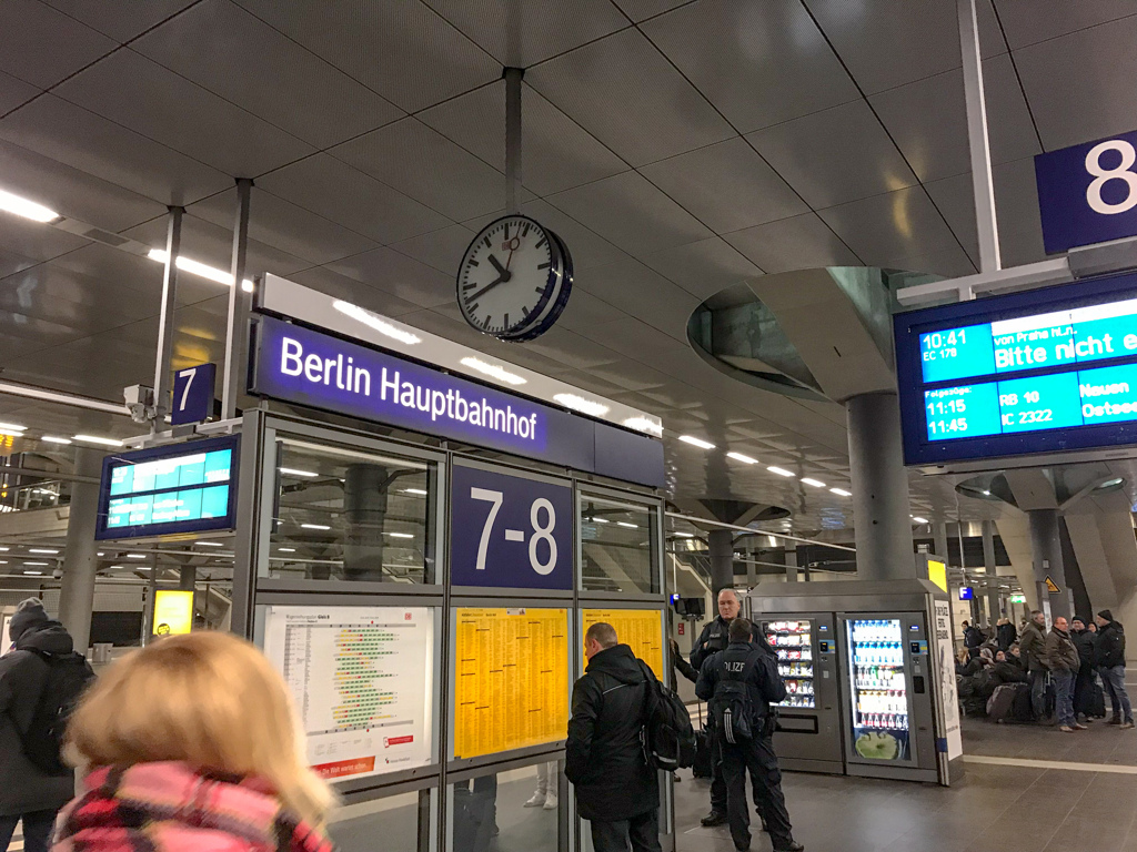 ベルリン中央駅到着