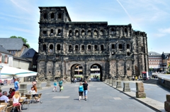 ドイツの旅　世界遺産ポルタ・ニグラ全景（旧市街側より）