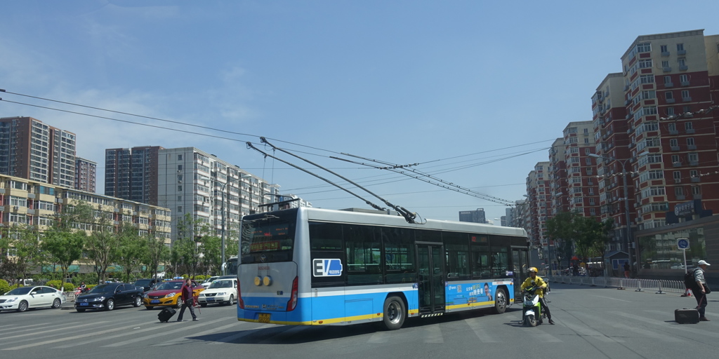 環境対策EVトロリーバス