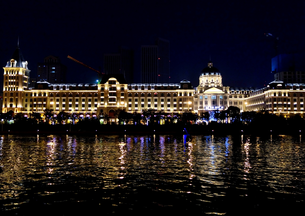 中国の旅　河畔夜景１