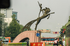 2005年中国の旅２　見覚えのあるモニュメント＠河南省 焦作