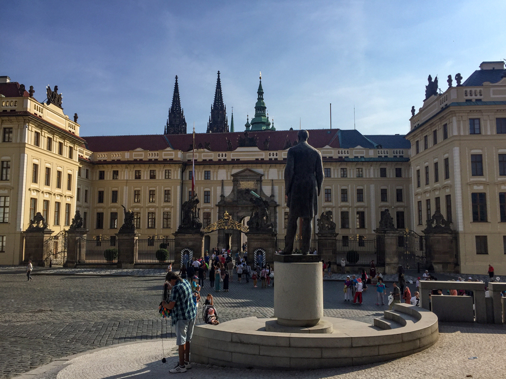 掘出し写真　プラハ城Pražský hrad正門＠チェコ プラハ