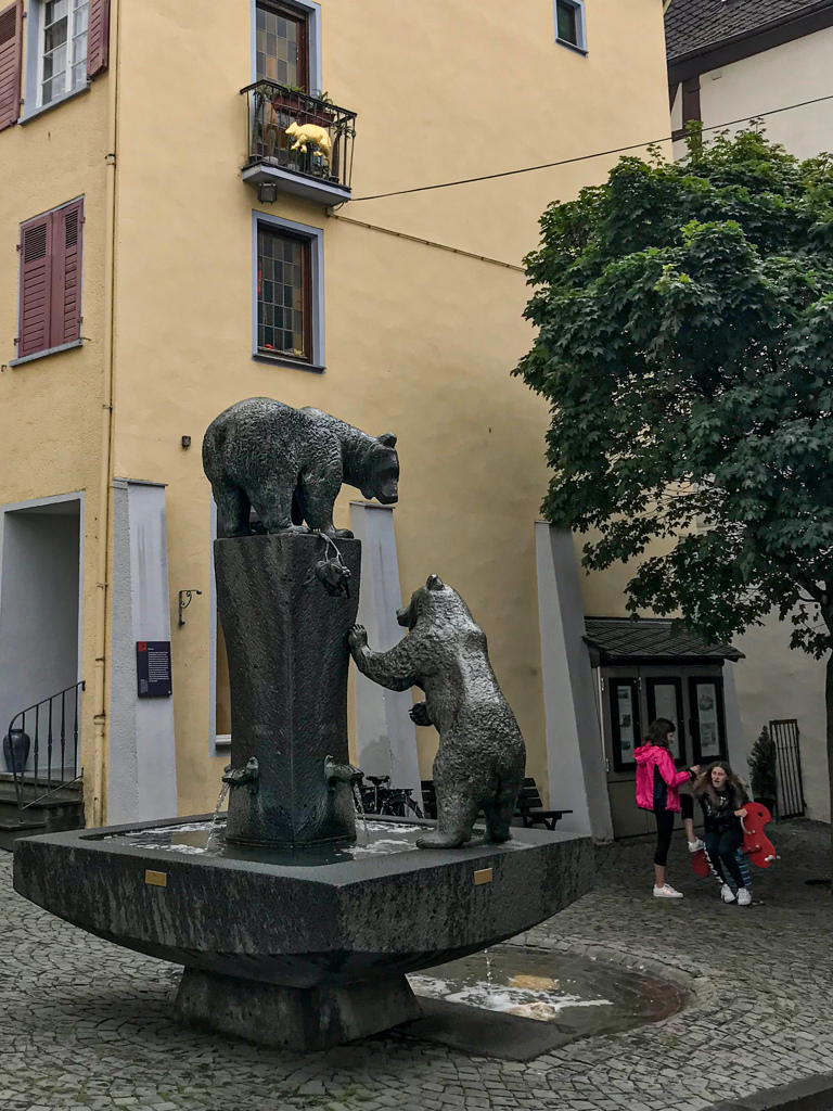 クマの噴水･･･
