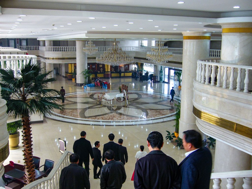 2005年中国の旅４　豪華迎賓館ロビー＠河南省・鶴壁