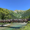 夏の上高地　混雑する河童橋