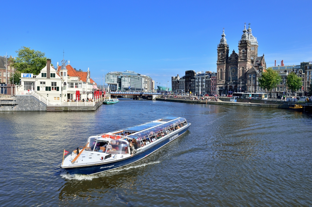 オランダ　アムステルダム中央駅前　その４