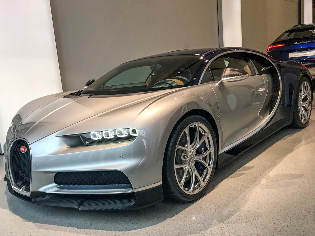 市販車最速 怪物 BUGATTI Chiron＠ベルリン