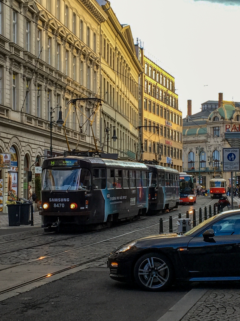 掘出し写真　プラハ旧市街 ホテル前の様子＠チェコ・プラハ