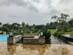 雨の南国リーゾートホテル
