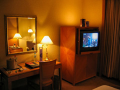2005年中国の旅１　ホテルのTVで…＠山東省・済南