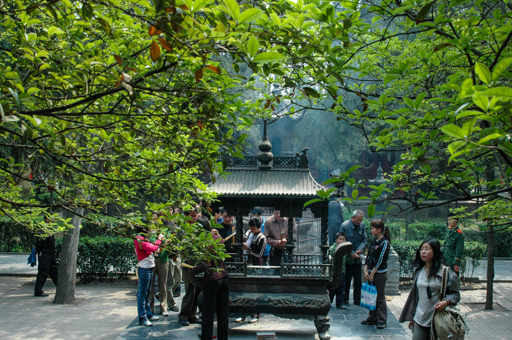 2005年中国の旅２　大仏殿前線香立て 白馬寺＠河南省 洛陽