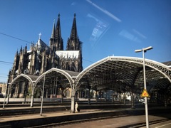 ケルン中央駅と大聖堂