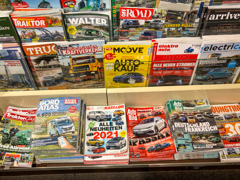 自動車雑誌＠デュッセルドルフ中央駅