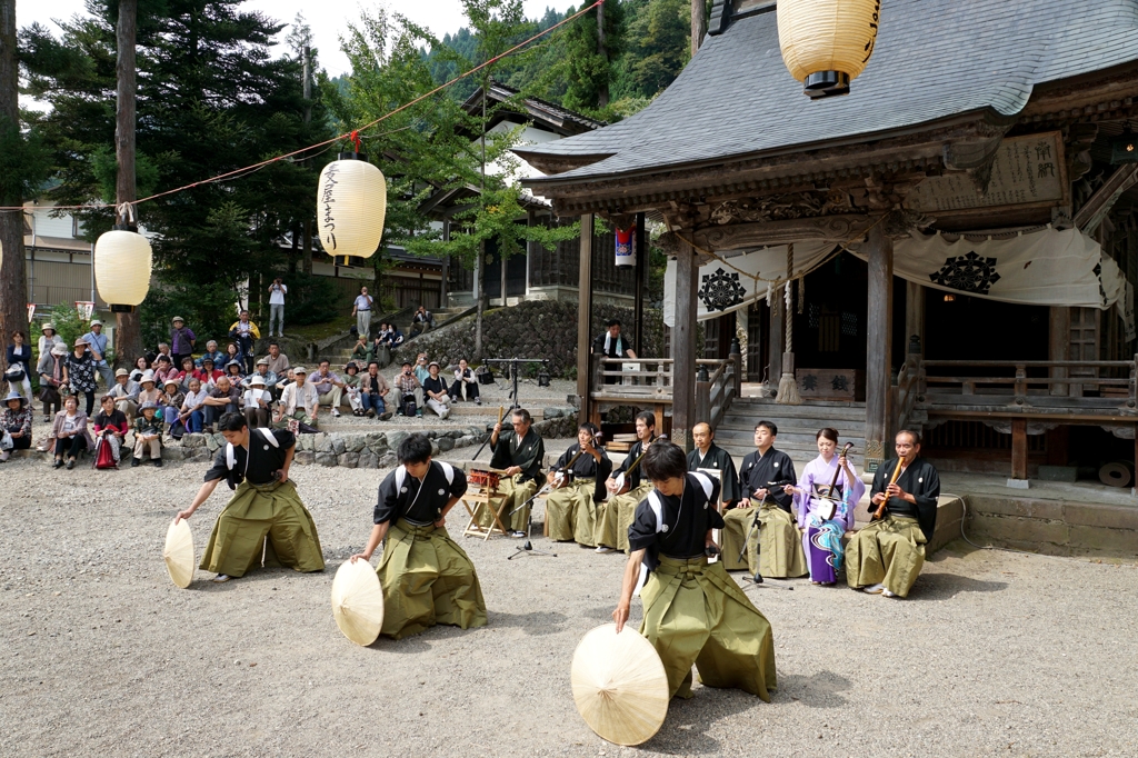 五箇山・麦屋まつり　地主神社奉納「麦屋節」