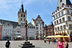 ドイツの旅　トリーア旧市街中央広場（Houptmarkt）