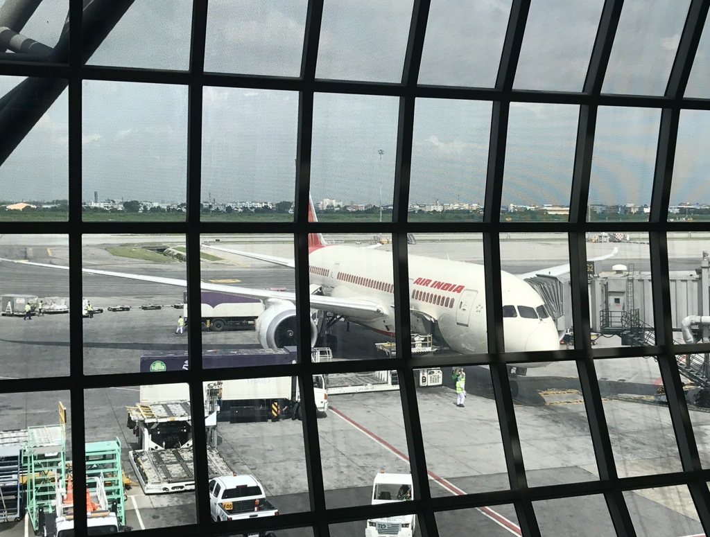 やっと乗れるAIR INDIA B787-8