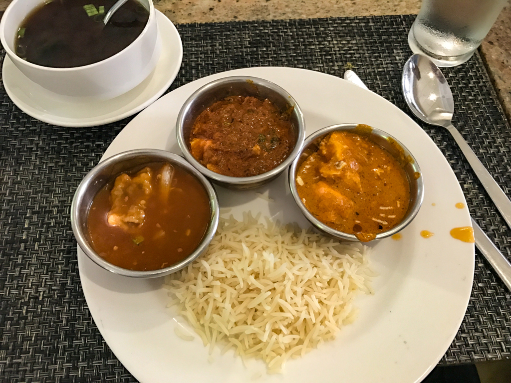 掘出し写真　お昼ご飯もカレー♪＠インド/ビワディ