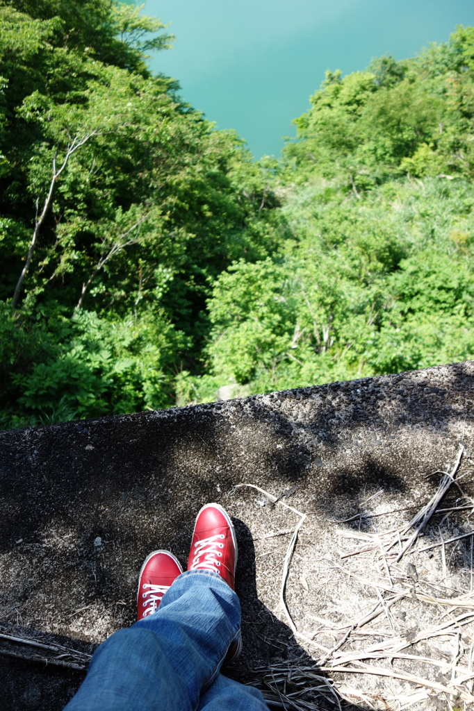 断崖の上で待つ