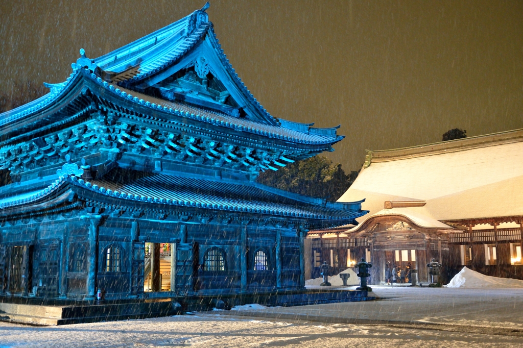 冬　夜の祈り　国宝・瑞龍寺１５　薄雪化粧