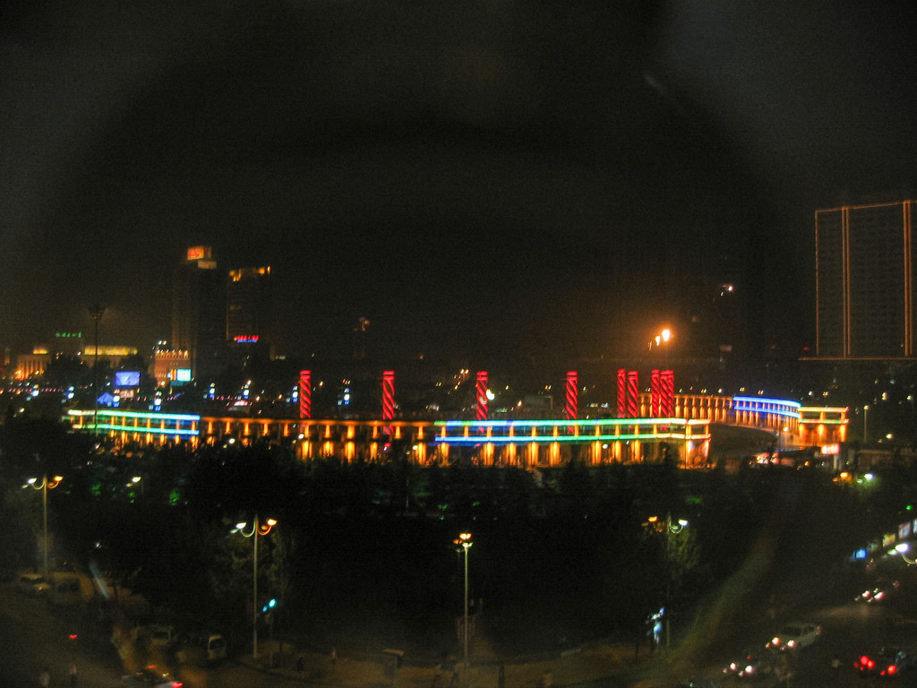 2005年中国の旅３　夜の公園はピカピカ♪＠山東省・臨沂