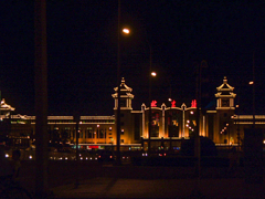 2002年中国の旅　夜景 北京駅＠北京