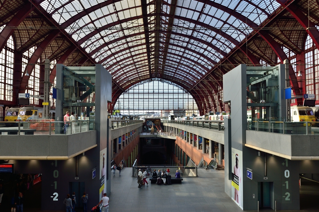 フランダースの旅　アントウェルペン中央駅４