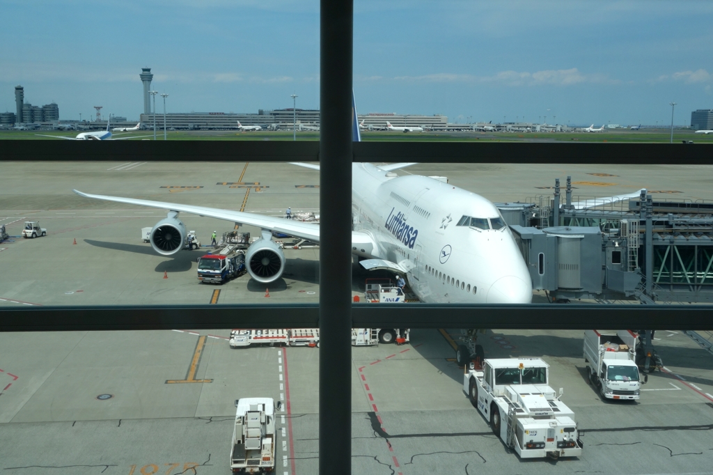 DE＆BEの旅　Lufthansa LH717便