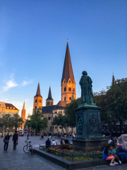 掘出し写真　黄昏のミュンスター広場Münsterplatz＠ドイツ・ボン