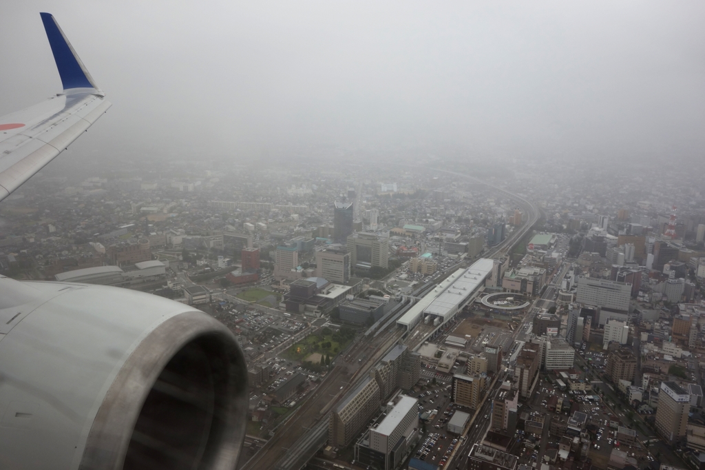 タイの旅　富山市上空を降下